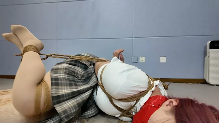 Screenshot 6 from Yiyi’s Extreme Hogtie: Beloved by One Rope’s Ultimate Challenge