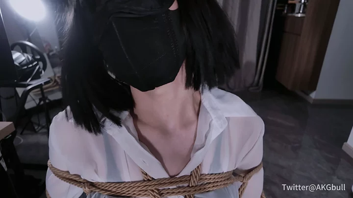 Screenshot 3 from Shirt and Shorts, Blindfold and Gag