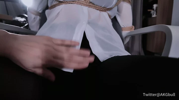 Screenshot 7 from Shirt and Shorts, Blindfold and Gag