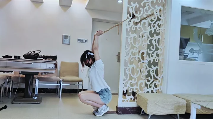 Screenshot 2 from Haisha – Hanging and corporal punishment of pure sporty girl next door