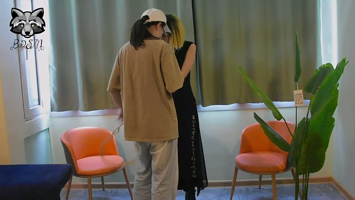 Screenshot 3 from Home Out Prison: Comic Exhibition Tailing