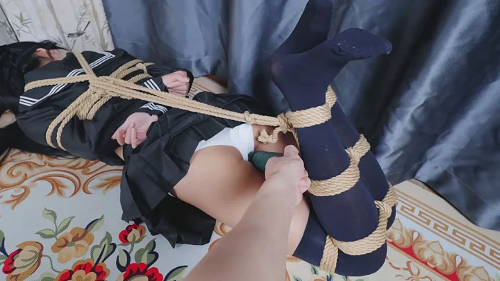 Screenshot 8 from Kidnapped a JK girl, put her in a sack and brought her back for bondage training