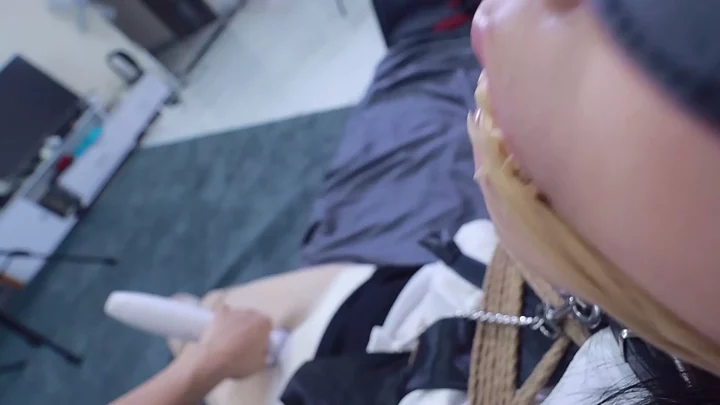 Screenshot 5 from The Captured Female Employee