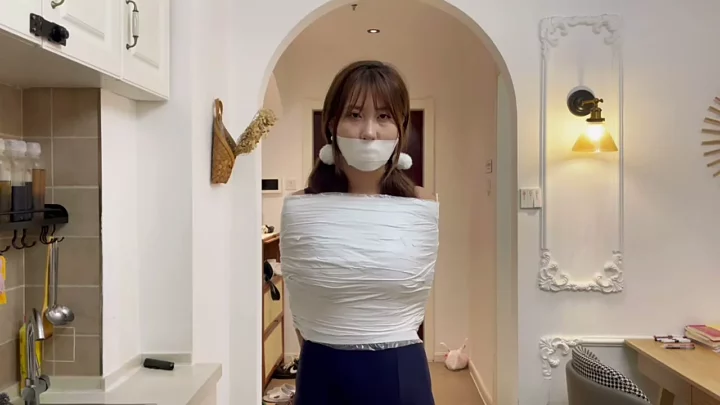 Screenshot 4 from After being tied up with tape, struggling in a horse-and-spine posture