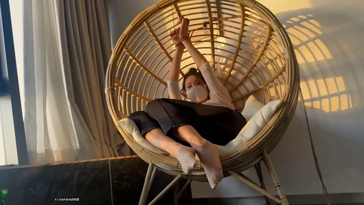 Screenshot 6 from Pineapple Photography: Kneeling Bondage & Ocean View
