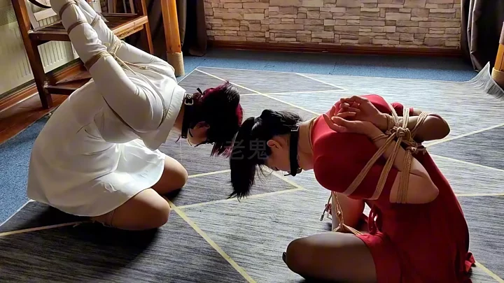 Beloved by One Rope: Luolu & Wenwen’s Sweaty Summer Bondage