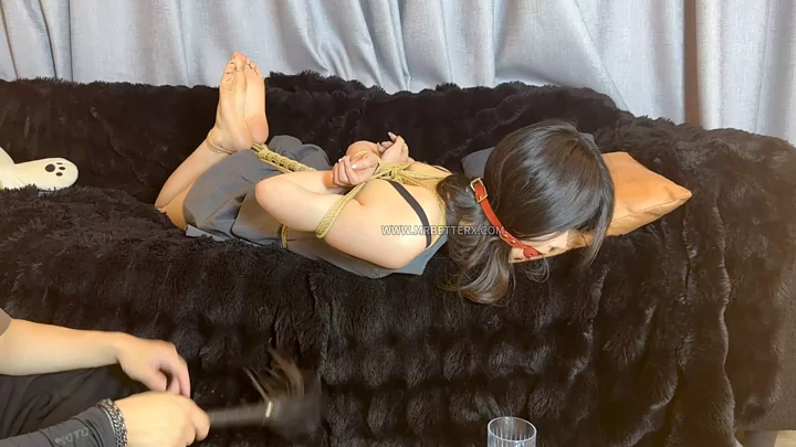 Mr. Bett: Cat Rain Guanyin’s Extreme Chinese Frogtie Bondage