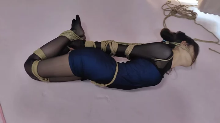 Suren Yuanchuang: Bound & Gagged Grad Student Xiaomai’s Ordeal