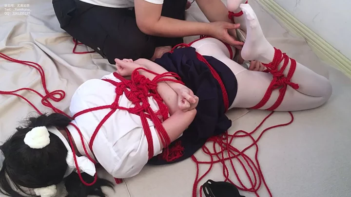 The twin-tailed JK girl was broken into at home alone