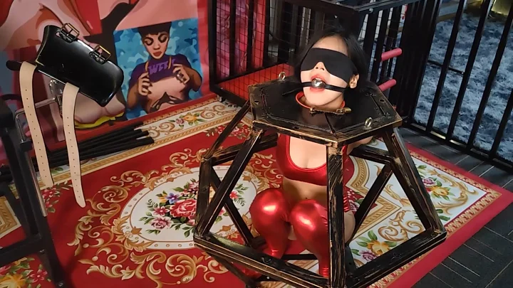 Willing Studio: Tangyuan’s Latex Reign – Extreme Standing & Whipping