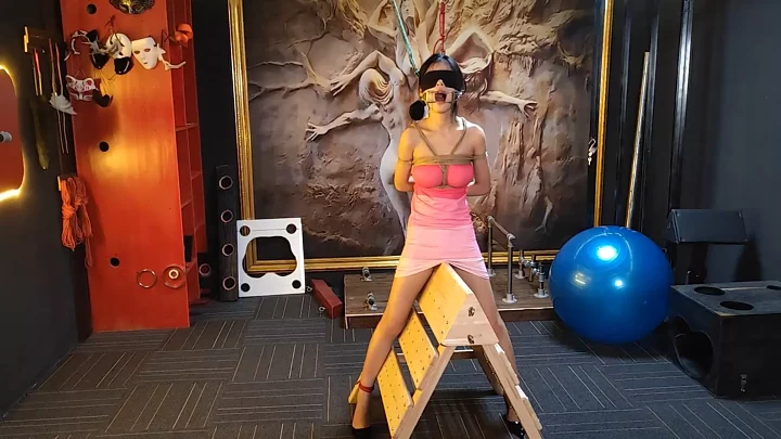 Tangyuan pink tube top dress mouth opening device