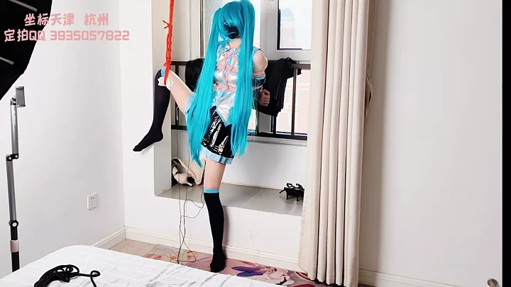 Xue Er’s first experience of hanging and binding