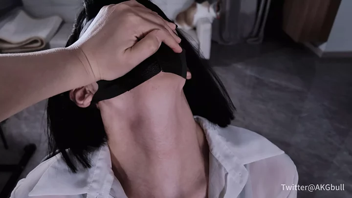 Screenshot 1 from Shirt and Shorts, Blindfold and Gag