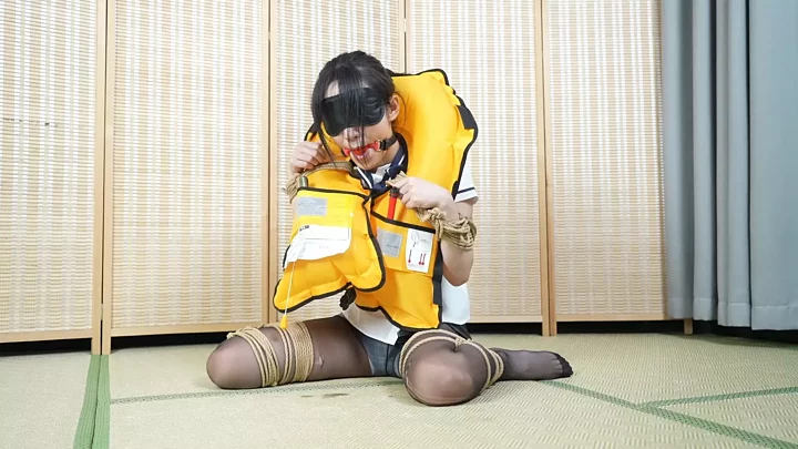 Screenshot 1 from Elephant Man: Stewardess K9 Struggle & Sensory Deprivation
