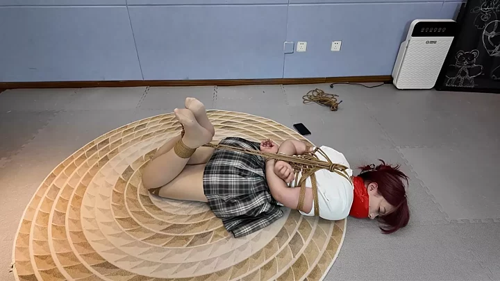 Screenshot 1 from Yiyi’s Extreme Hogtie: Beloved by One Rope’s Ultimate Challenge