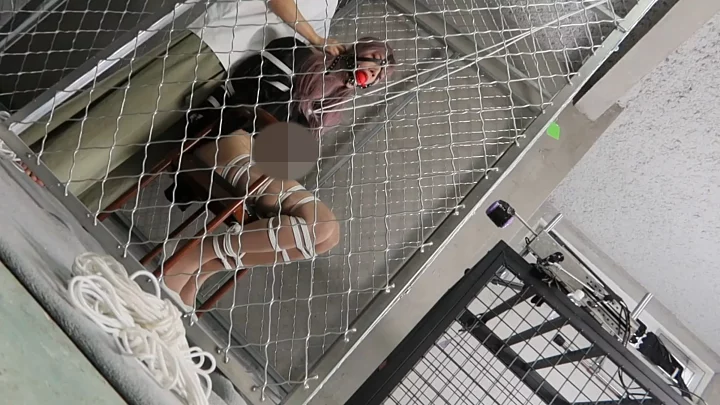 Screenshot 1 from 93cm Long Legs Extreme Confinement and Tightening