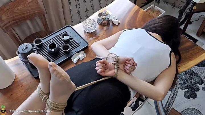 Screenshot 1 from Being paid off by a cuckold husband