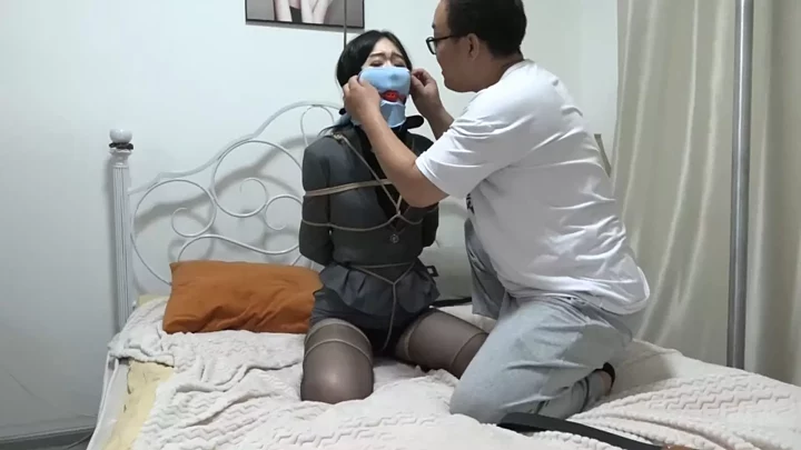 Screenshot 1 from Beauty Hunting Trap – Secretary Chen Qian’s Tight Binding Punishment