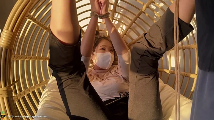 Screenshot 1 from Pineapple Photography: Kneeling Bondage & Ocean View