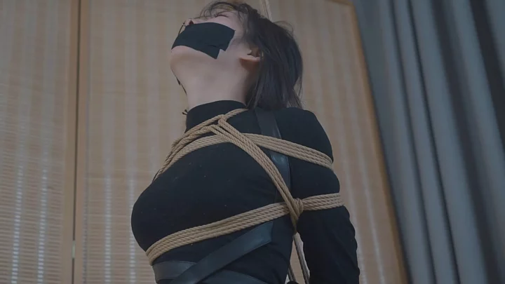 Screenshot 1 from Black Silk Tight Belt Hip Skirt Tight Control 4
