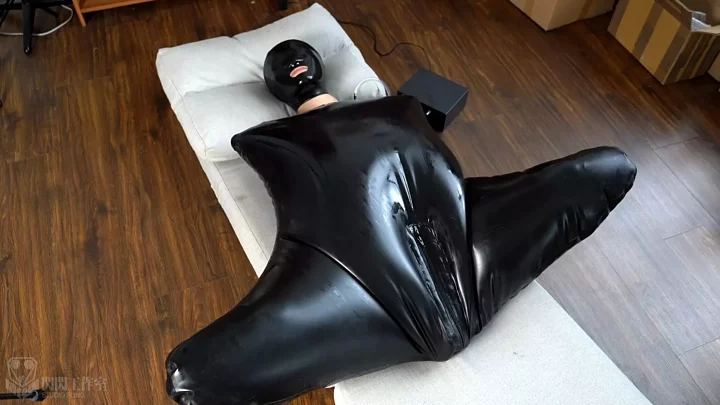 Screenshot 1 from Latex Inflatable